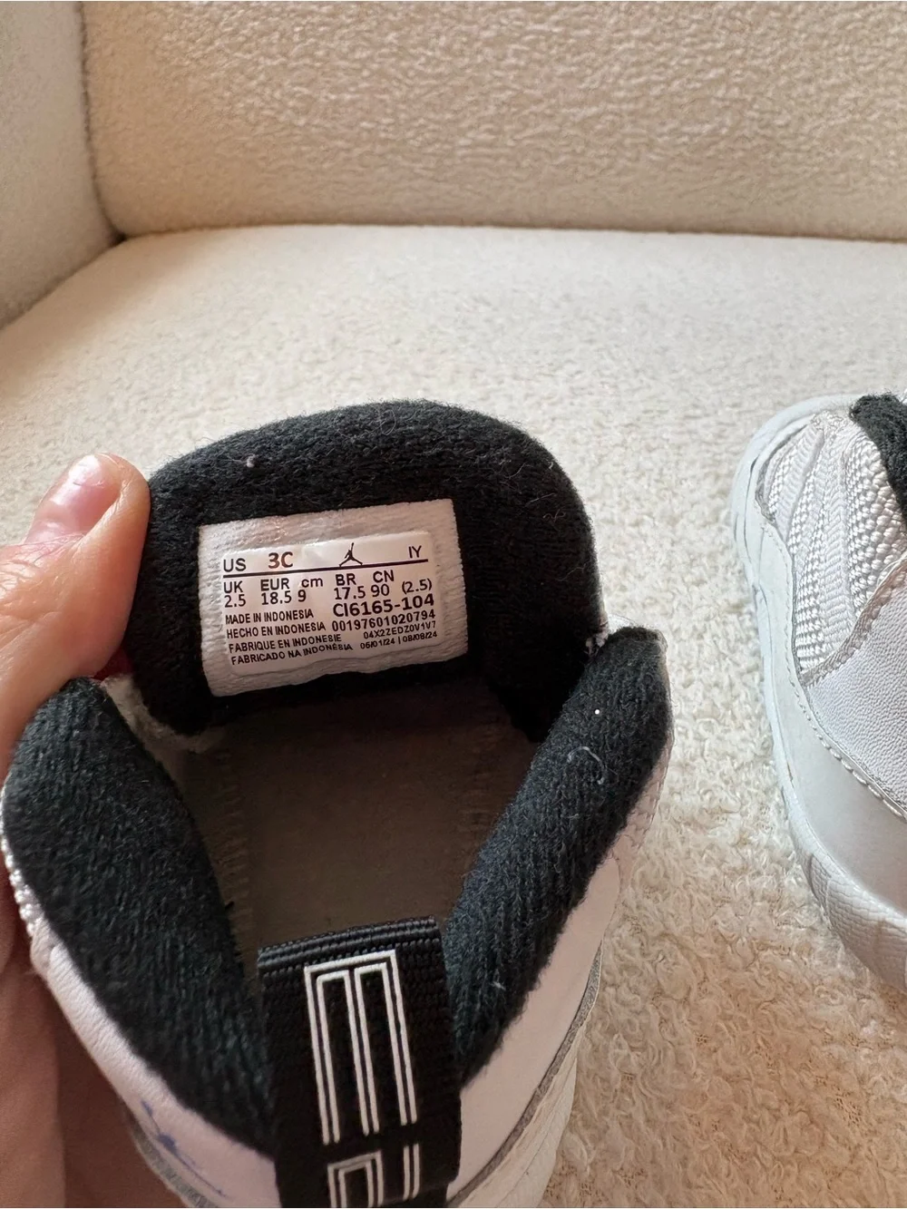 Jordan Kids Beige and Blue Low-Top Sneakers